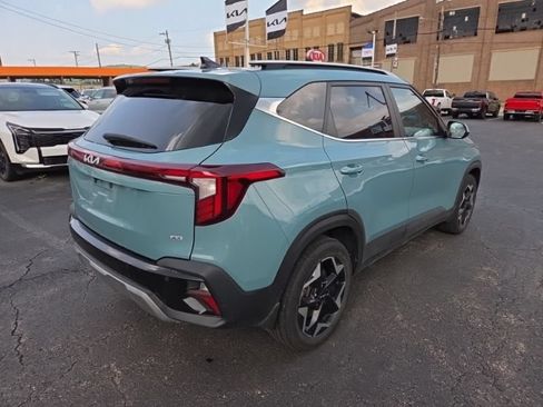 Used 2025 Kia Seltos EX AWD/4WD image 7