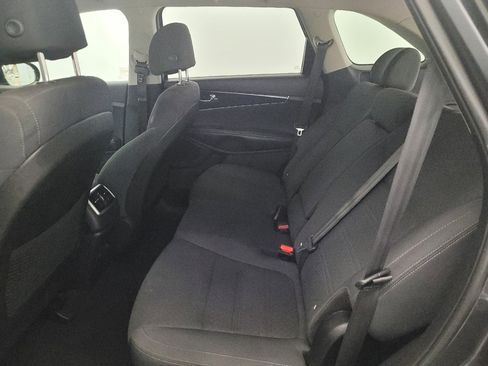 Used 2017 Kia Sorento AWD w/ LX Convenience Package image 18