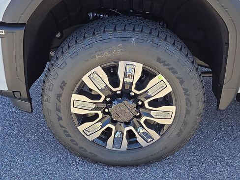 New 2026 GMC Sierra 3500 Denali w/ Denali Reserve Package image 7