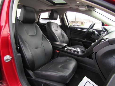 Used 2020 Ford Fusion Energi Titanium image 29