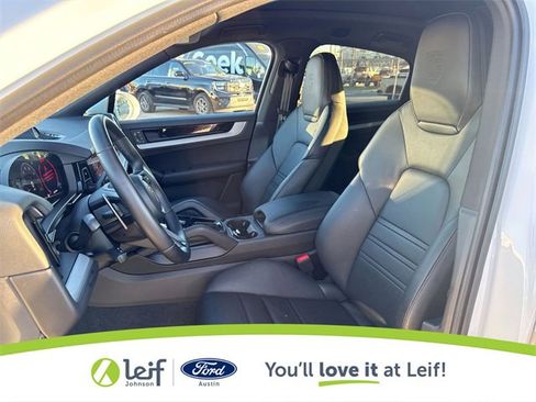 Used 2024 Porsche Cayenne Coupe image 17