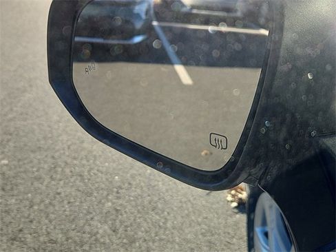 Used 2023 Toyota Highlander LE image 20