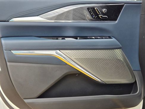 Certified 2025 Cadillac Escalade IQ Luxury 2 w/ LPO, Premium Carpet Package image 24