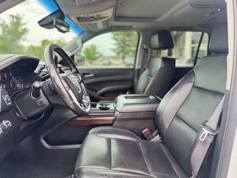 Used 2017 GMC Yukon SLT w/ Premium Edition AWD/4WD image 16