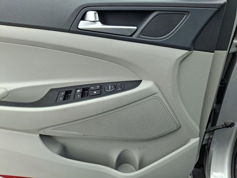 Used 2021 Hyundai Tucson SE image 12