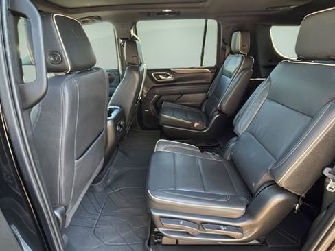 Used 2023 Chevrolet Suburban Premier AWD/4WD image 20