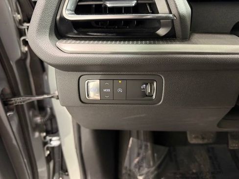 Certified 2024 Chevrolet Traverse LT FWD image 18