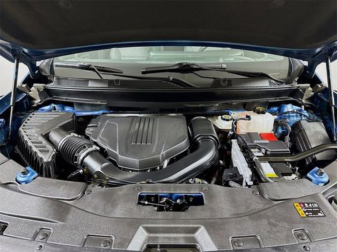 Used 2025 Chevrolet Traverse LT image 29