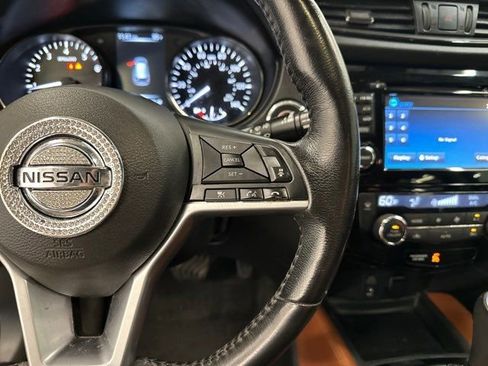 Used 2017 Nissan Rogue SL w/ SL Premium Package image 23