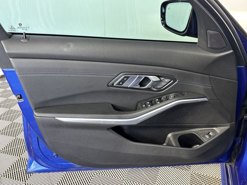 Used 2020 BMW 330i Sedan w/ M Sport Package RWD image 13