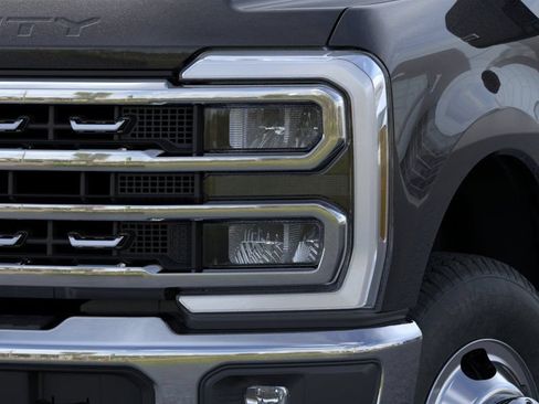 New 2026 Ford F350 XLT w/ XLT Premium Package AWD/4WD image 18