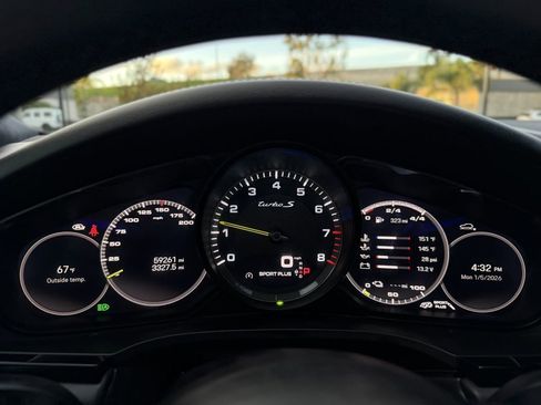 Used 2023 Porsche Cayenne Turbo S image 35