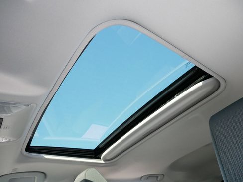 Certified 2025 Toyota RAV4 XLE w/ Convenience Package image 31