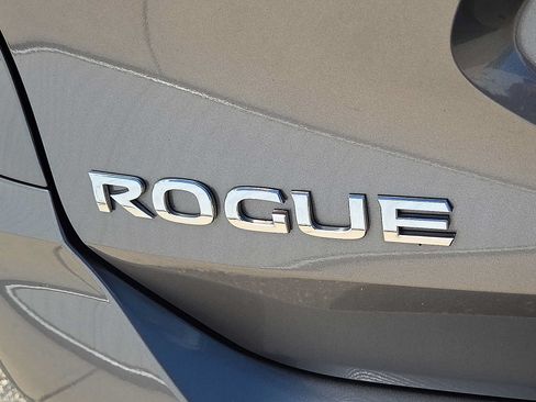 Used 2019 Nissan Rogue SV w/ Sun & Sound Touring Package AWD/4WD image 31