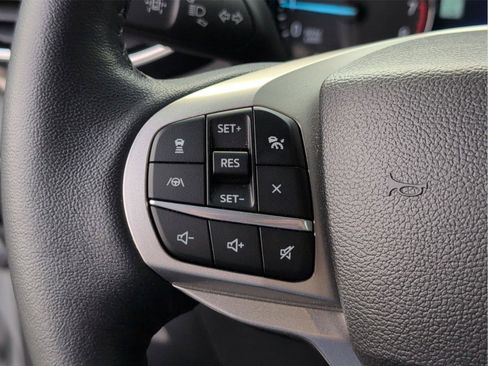 Used 2023 Ford Explorer Limited w/ Limited Technology Package image 28