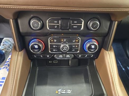 Used 2022 Chevrolet Tahoe High Country AWD/4WD image 26