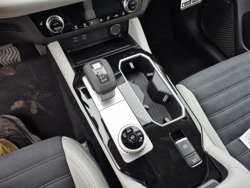 New 2026 Mitsubishi Outlander SE FWD image 38