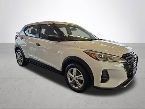 Certified 2022 Nissan Kicks S image 6