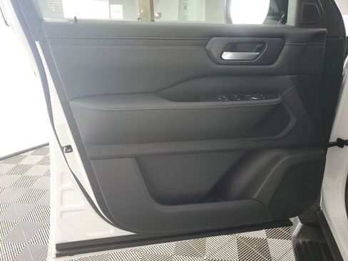 New 2026 Nissan Armada SV image 27