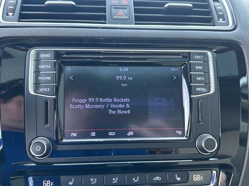 Used 2016 Volkswagen Jetta SEL Premium w/ Lighting Package image 12