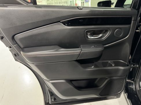 Used 2024 Honda Pilot TrailSport image 33