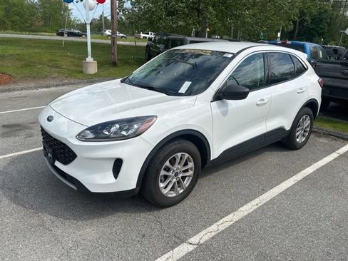 Certified 2022 Ford Escape SE w/ Cold Weather Package AWD/4WD image 2