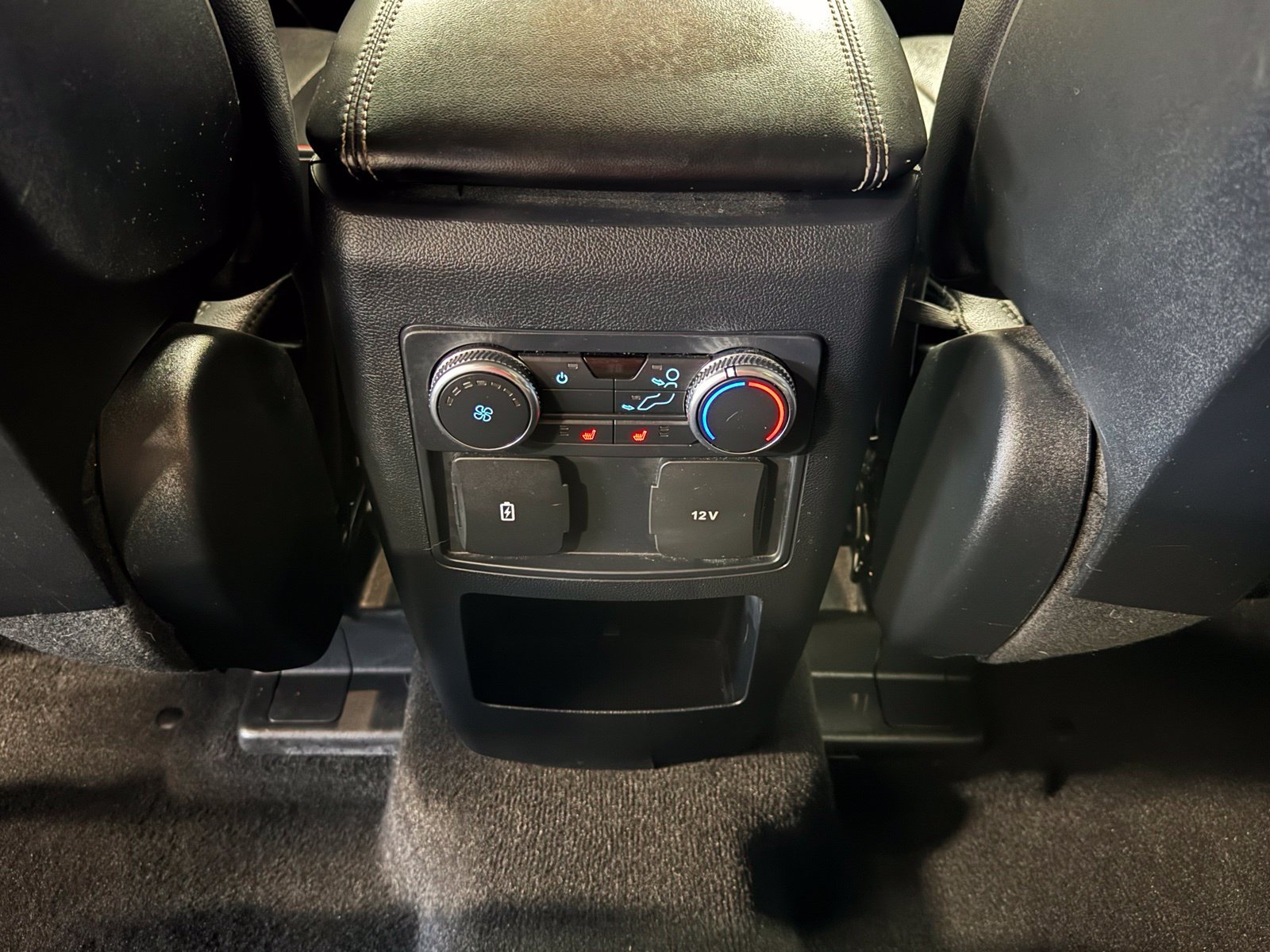 Used 2020 Ford Explorer XLT w/ Equipment Group 202A AWD/4WD image 37