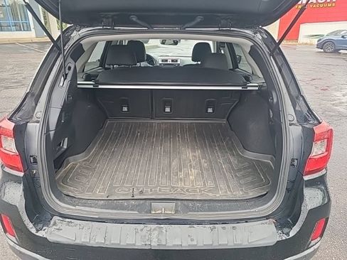 Used 2017 Subaru Outback 2.5i Limited AWD/4WD image 11