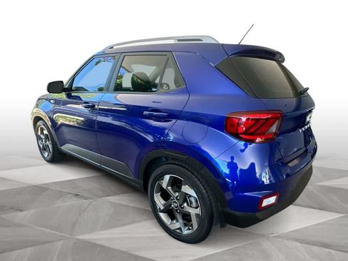 Used 2023 Hyundai Venue SEL FWD image 6