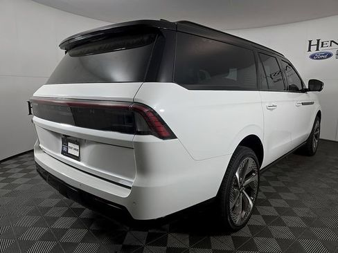 New 2026 Lincoln Navigator L Black Label w/ Black Label Special Edition AWD/4WD image 5