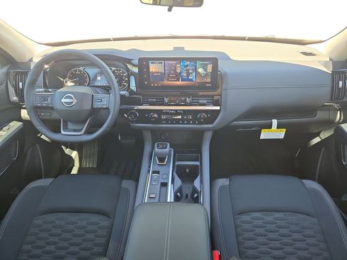 New 2026 Nissan Pathfinder SV image 9