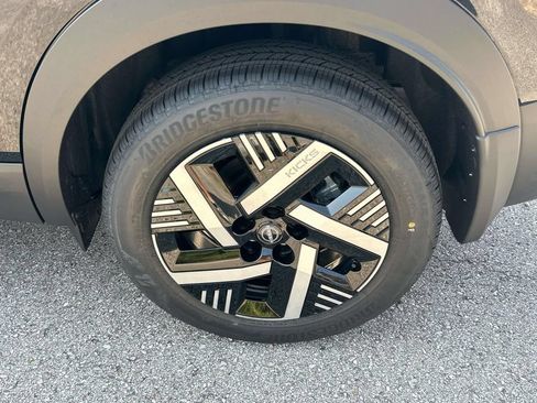 New 2026 Nissan Kicks SV w/ SV Premium Package FWD image 11
