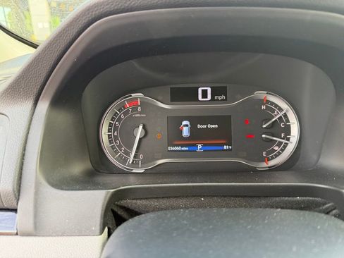 Used 2017 Honda Pilot Touring image 4