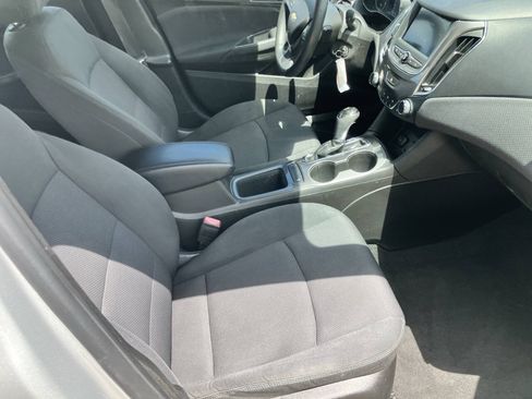 Used 2019 Chevrolet Cruze LT w/ LT Fleet Convenience Package FWD image 27