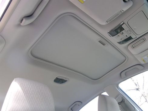 Used 2011 Subaru Legacy 2.5i Premium image 29