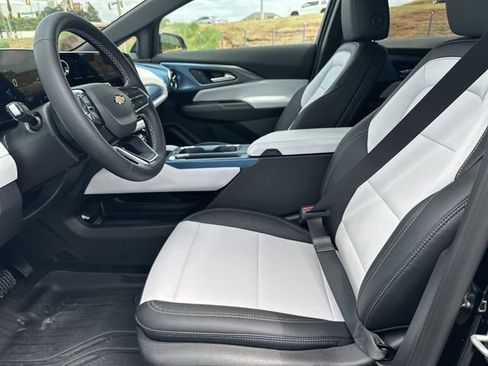 Certified 2026 Chevrolet Equinox EV LT FWD image 9