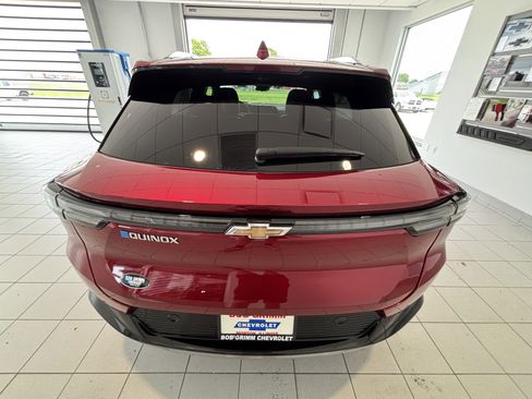 Used 2025 Chevrolet Equinox EV LT w/ Convenience Package II FWD image 4
