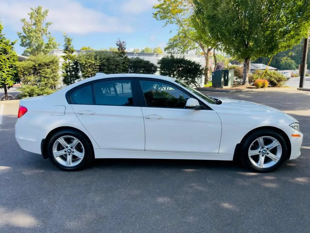 Used 2015 BMW 320i xDrive Sedan AWD/4WD image 5
