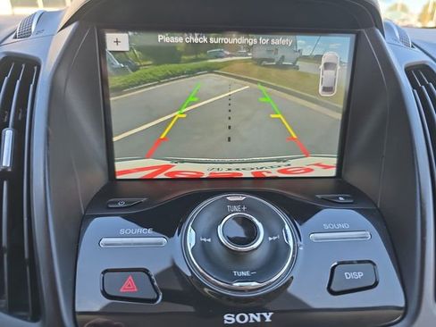 Used 2017 Ford Escape Titanium image 23