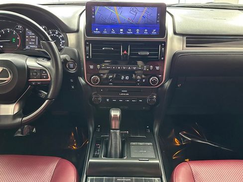 Used 2022 Lexus GX 460 Luxury w/ Sport Design Package AWD/4WD image 26