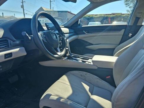 Used 2018 Honda Accord EX image 11