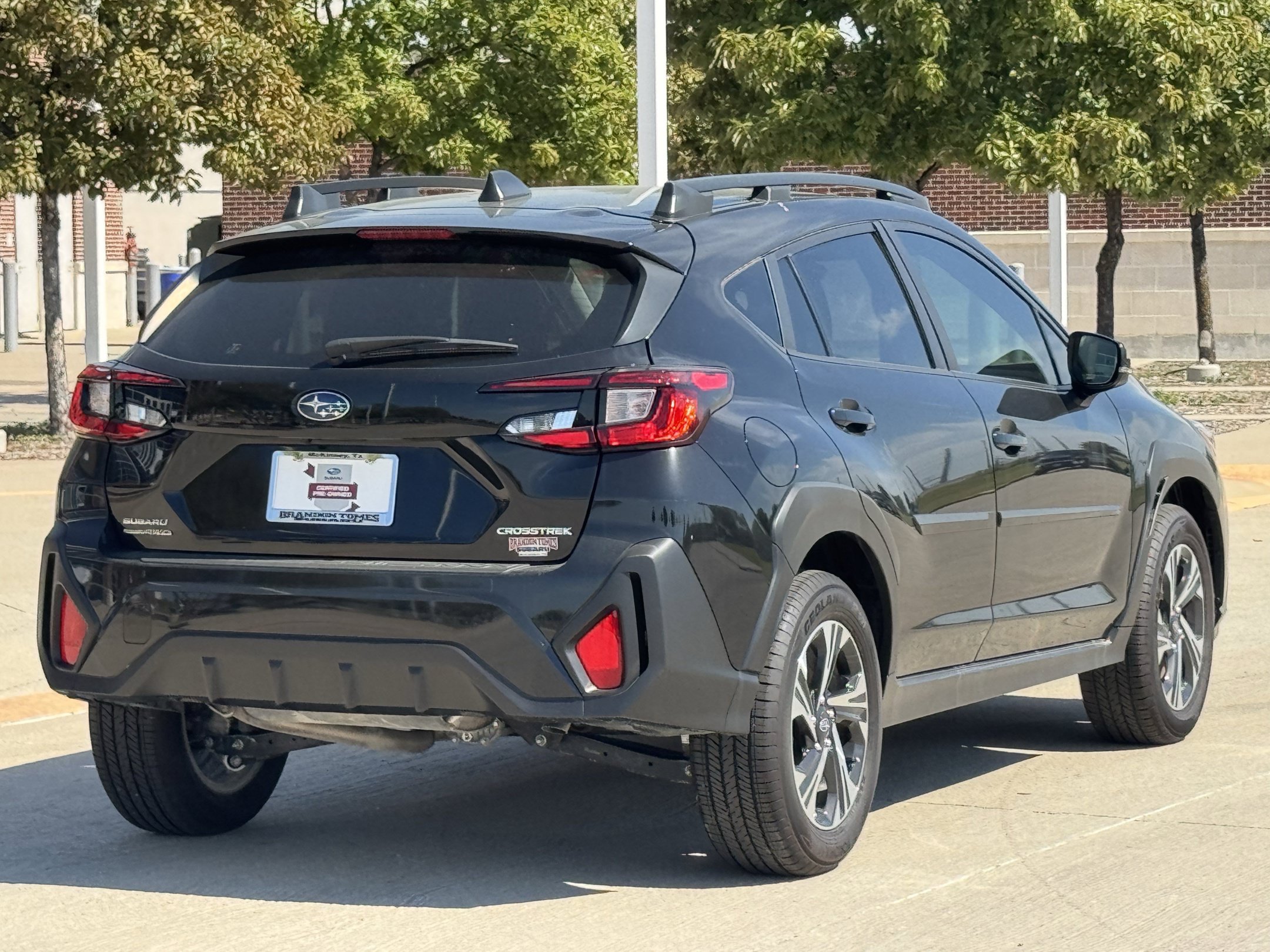 Used 2025 Subaru Crosstrek 2.5i Premium AWD/4WD image 4