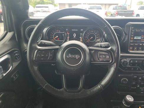 Used 2023 Jeep Gladiator Sport AWD/4WD image 11