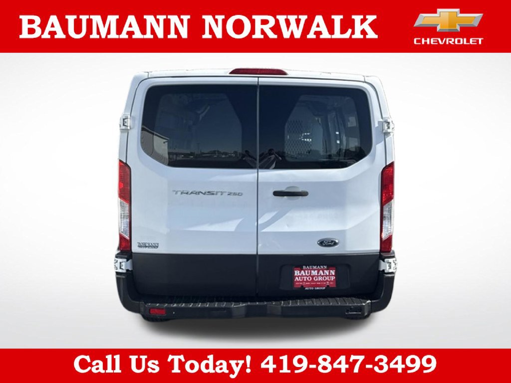 Used 2015 Ford Transit 250 130 Low Roof w/ Exterior Upgrade Package RWD image 5