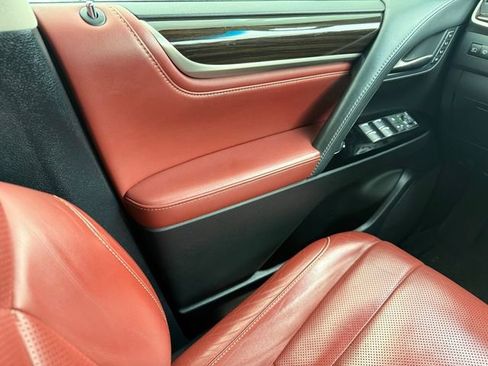 Used 2019 Lexus LX 570 4WD w/ Luxury Package image 15