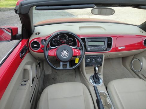 Used 2013 Volkswagen Beetle 2.5 FWD image 8