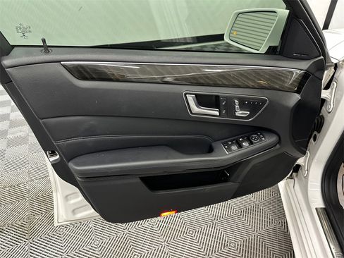 Used 2016 Mercedes-Benz E 350 Sedan image 11