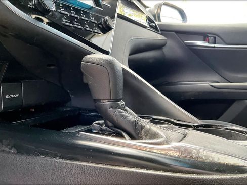 Used 2019 Toyota Camry LE FWD image 15