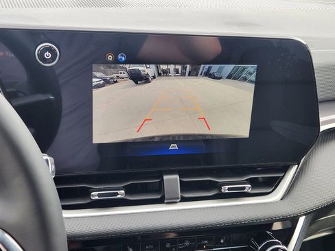 New 2026 Chevrolet Equinox LT w/ Convenience Package II image 17