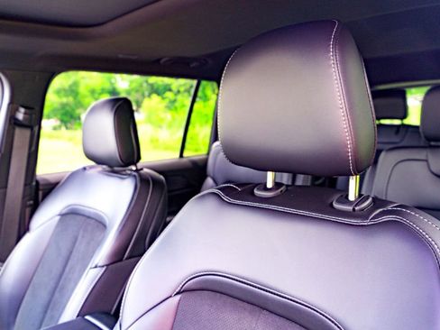 New 2025 Jeep Grand Cherokee L Altitude RWD image 12